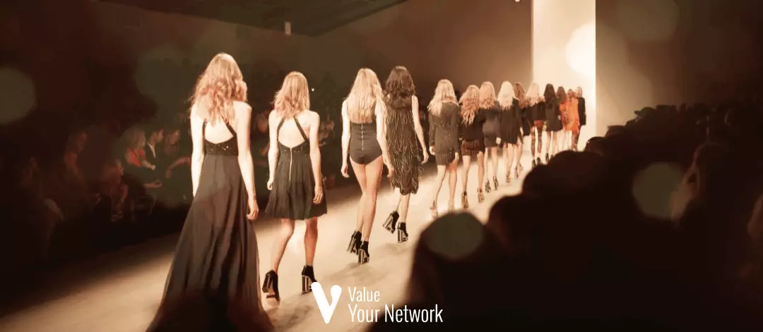 LinkedIn: the new catwalk for luxury fashion shows
